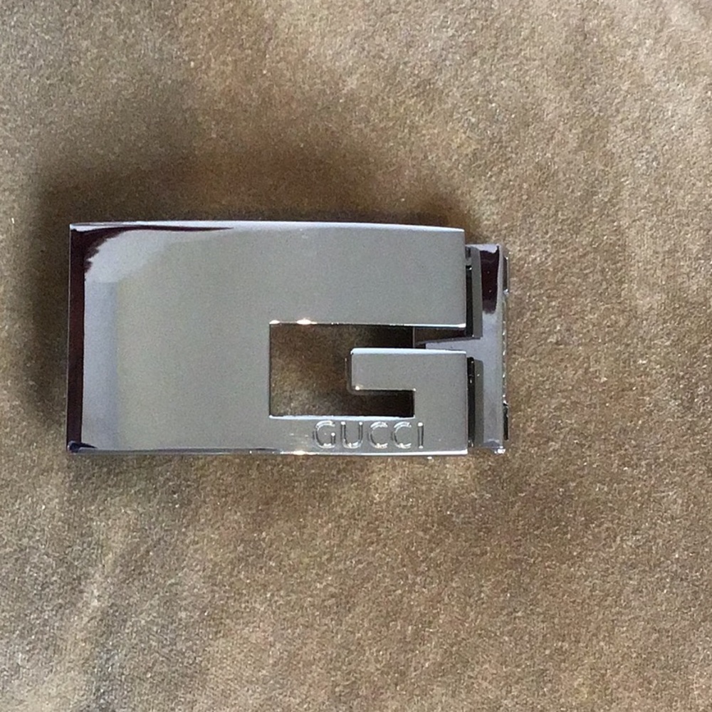 Gucci Authentic Buckle in G Logo